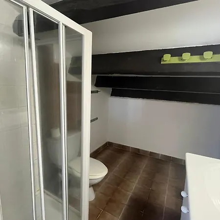 Spacious With Lovely Terrace Apartment *