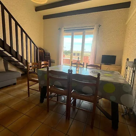 Spacious With Lovely Terrace Apartment Port-la-Nouvelle
