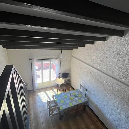 Spacious With Lovely Terrace Apartment
