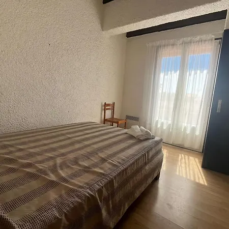 Spacious With Lovely Terrace Apartment *