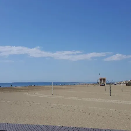 Spacious With Lovely Terrace * Port-la-Nouvelle